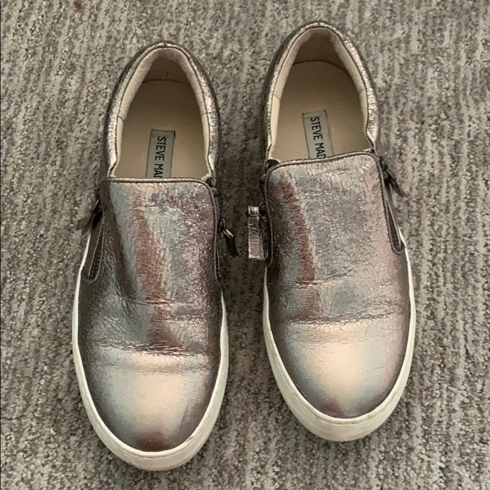 Steve Madden slip ons